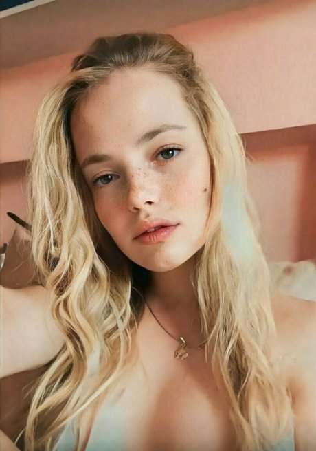 little ksyusha actriz porno galerías