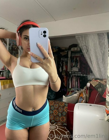 em1lina jolie star du porno photo