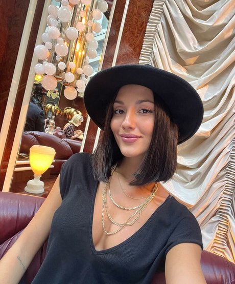 Tania Medina buen modelo galería