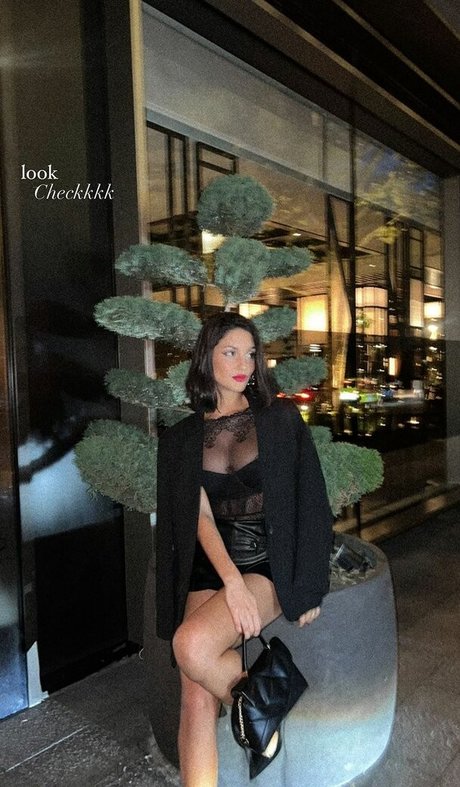 Tania Medina star du porno hd collection