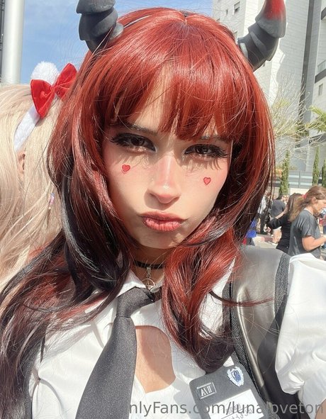 Lunaloveton mannequin image