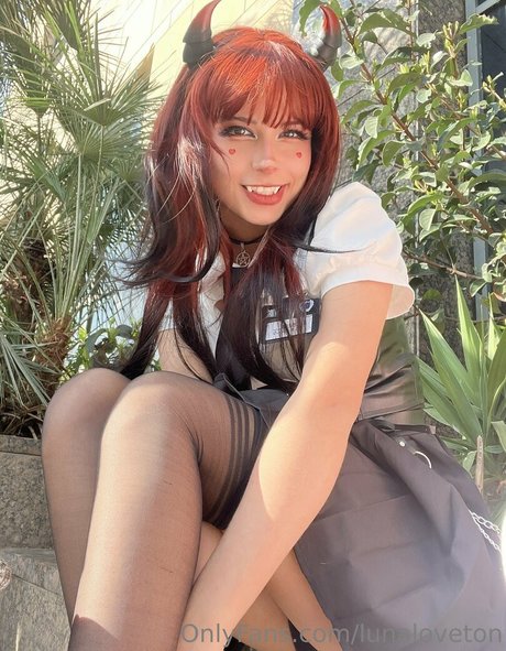 Lunaloveton jolie star du porno archive