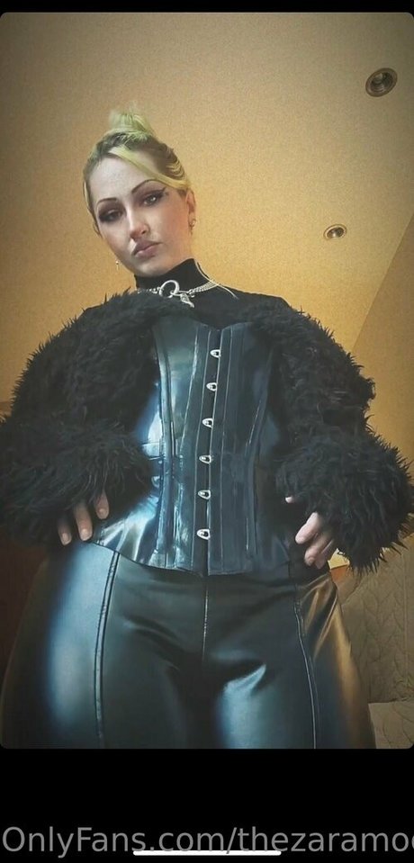 thezaramoon actriz sexual imagen