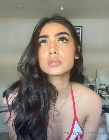 lupebaddy modelo erótico foto