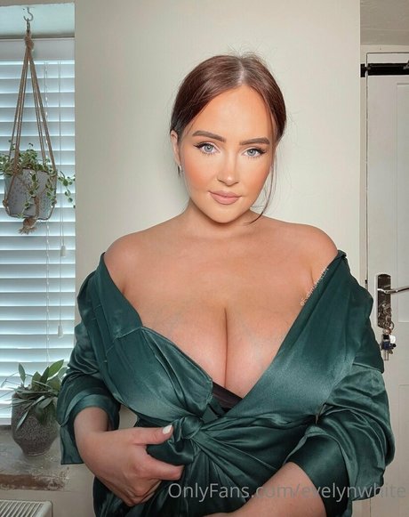 Evelynwhite joli modèle collection