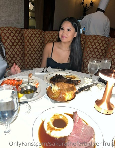 sakuratheforbiddenfruit actrice parfaite photos