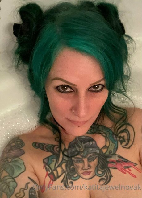 katitajewelnovak actriz perfecta foto