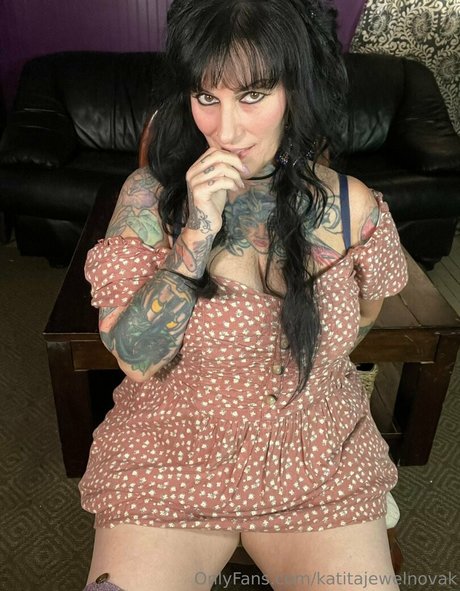 katitajewelnovak modèle de haute qualité des photos