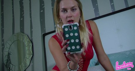 Vika Model star nudes pics