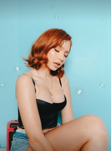 Renata Valliulina estrella agradable archivo