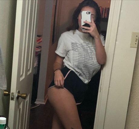 Megan Bitchell star du porno en haute qualité img