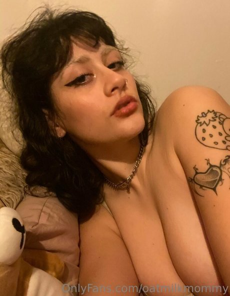 Oatmilkmommy desnudos de modelos foto