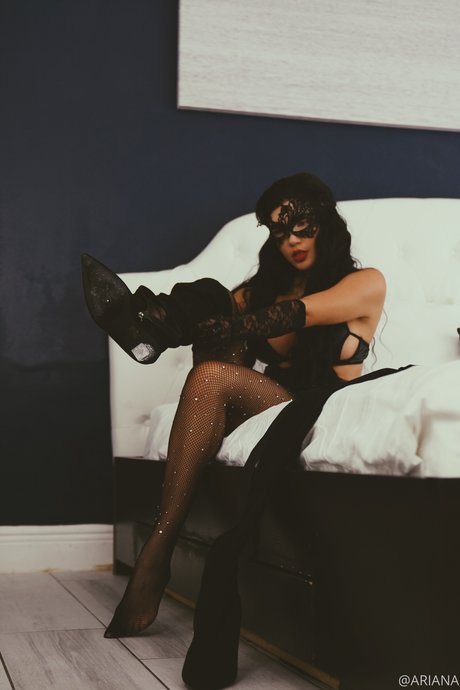 Ariana James estrella porno galerías