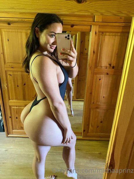 beautiful shemale onlyfans art nude photo