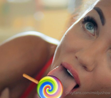 Midjushow star du porno parfaite des photos