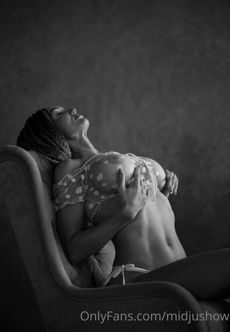 Midjushow star du porno parfaite image