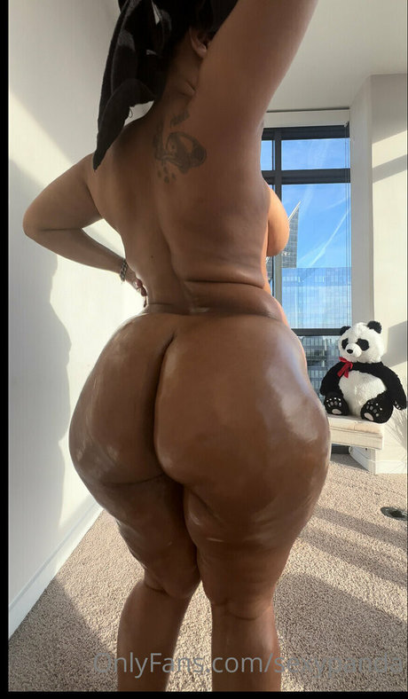 sexypanda estrella desnuda imágenes