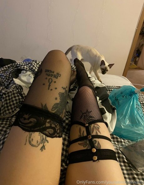 Your Waifu modelo porno imágenes