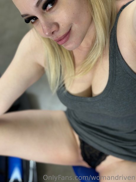 Woman Driven buena estrella porno foto