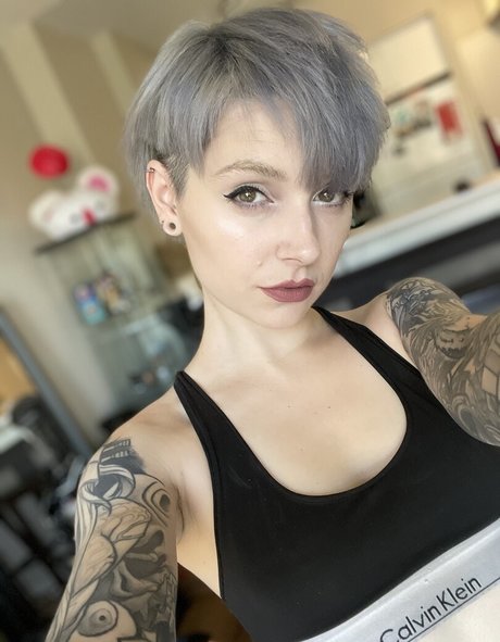 Poisonne actriz adulta galerías