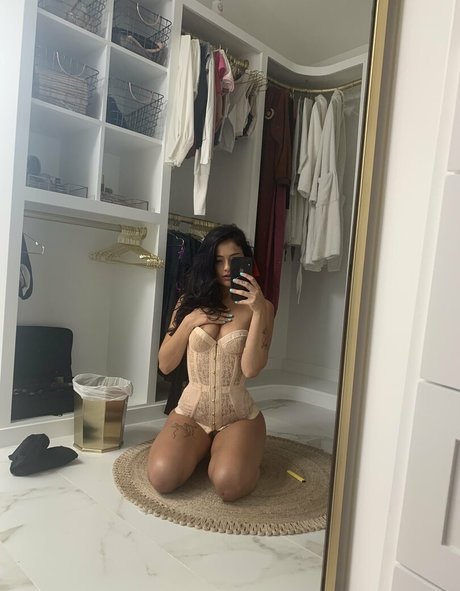 sheforkeeps jolie actrice image