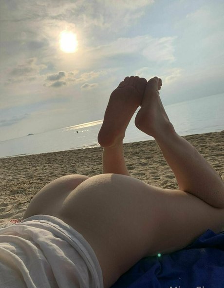 Miss Flora Femdom actriz de alta calidad archivo