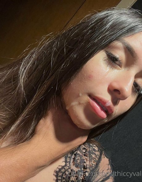 ThiccyVal estrella desnuda imagen