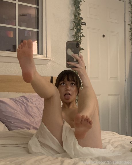 thisbicthdied model beautiful img