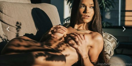 KarsynFoys hermosa estrella porno galería