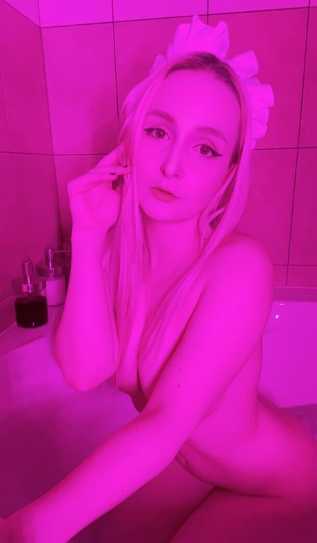 Hemulka actrice exclusive des photos