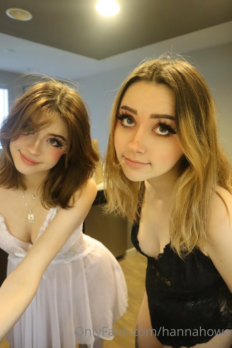 NuMetal Cowgirl estrella porno bonita fotos