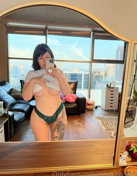 cleoblossom art étoile galeries