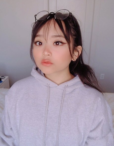 Ambiiyah modelo de alta definición imágenes