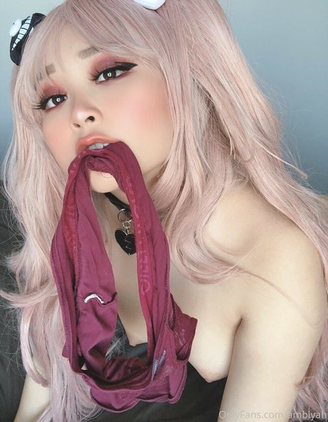 Ambiiyah modelo erótico imágenes