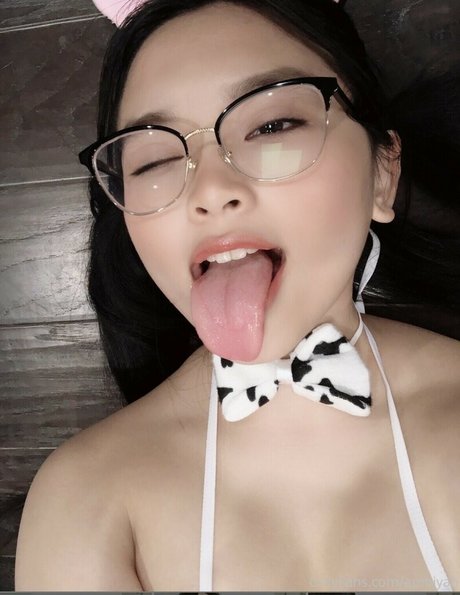 Ambiiyah actriz adulta foto