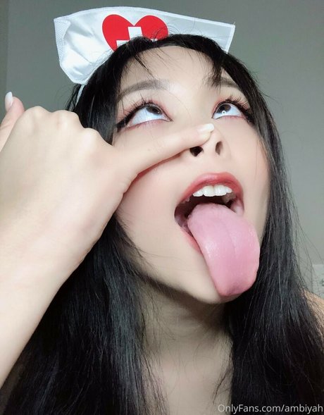 Ambiiyah hermosa actriz foto