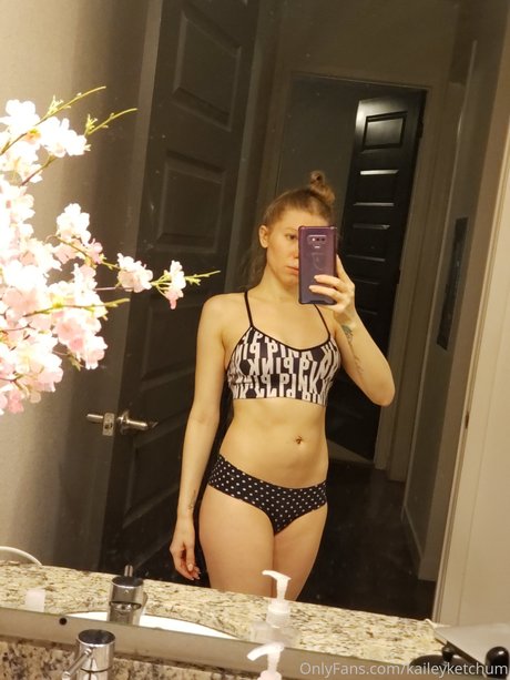 Kailey Ketchum_ nude model pics