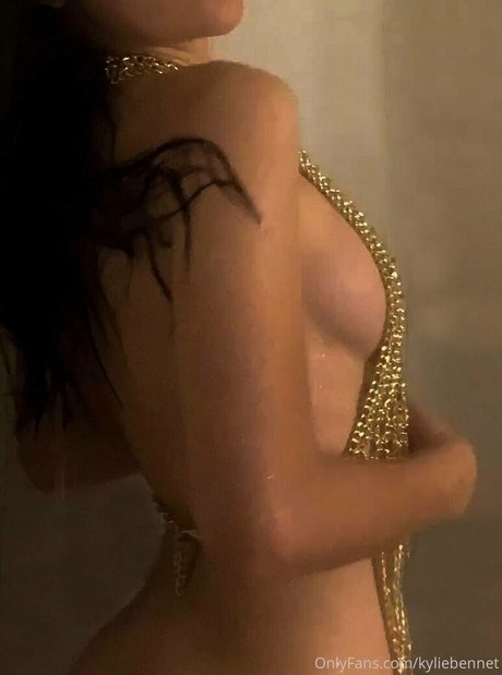 kyliebennet hot model pics