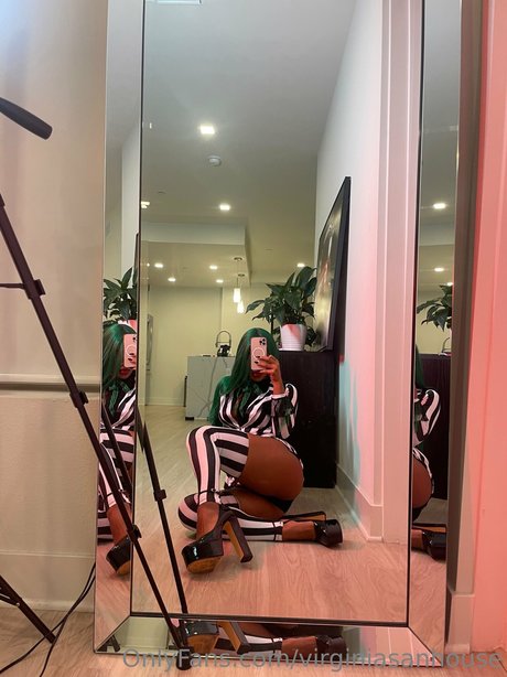 Virginia Sanhouse estrella caliente imagen