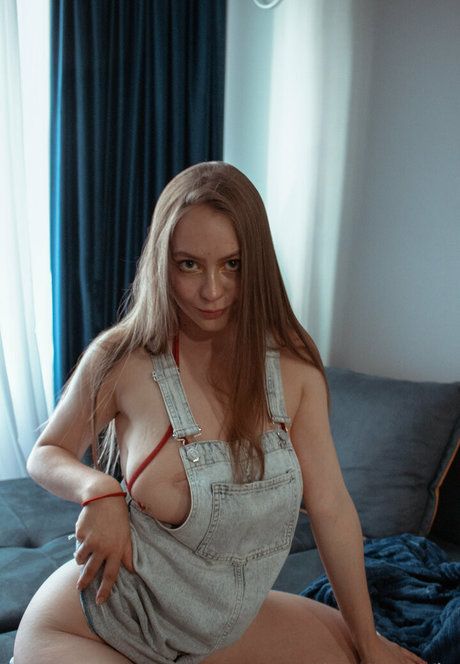 loujeenxxx actrice exclusive photo