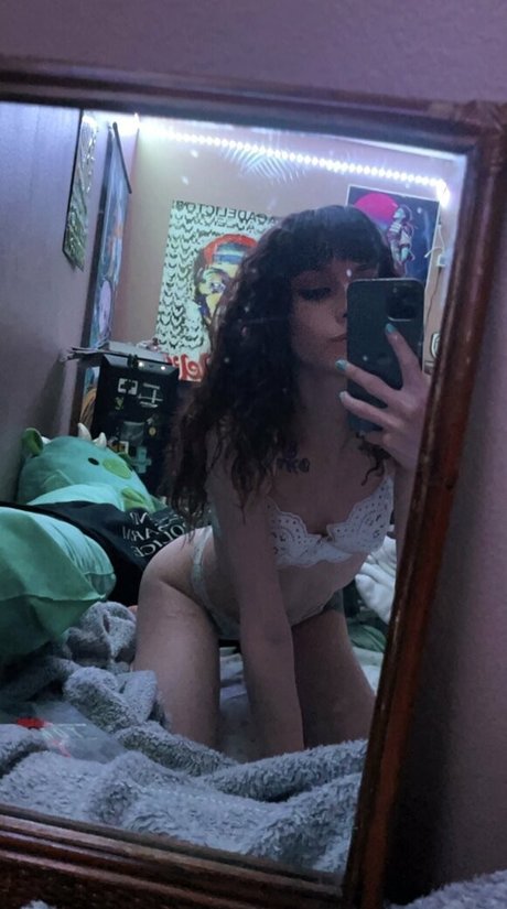 bel0vedbambi modèle images