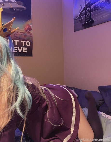 bel0vedbambi modelo sexual foto