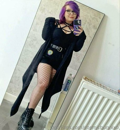 Cosmicbunnixo modèle artistique images