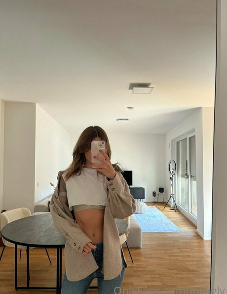 Julia Gauly estrella exclusiva imágenes