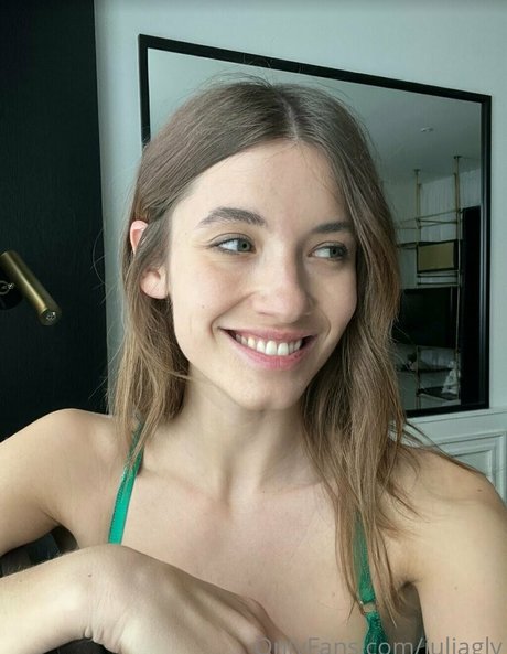 Julia Gauly naked star photos