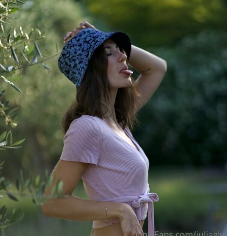 Julia Gauly desnudos de estrellas galerías