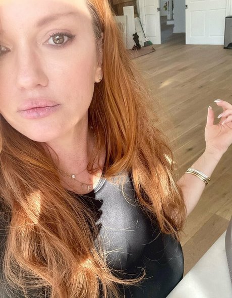 Tamarasuethorne modelo de arte recopilación