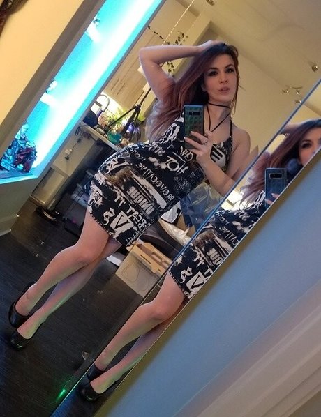 Kat Gunn hermosa actriz imagen