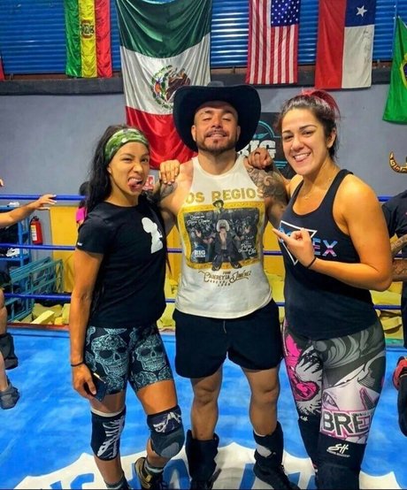 Bayley bonita actriz fotos