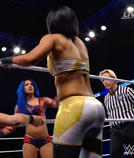 Bayley modèle érotique collection